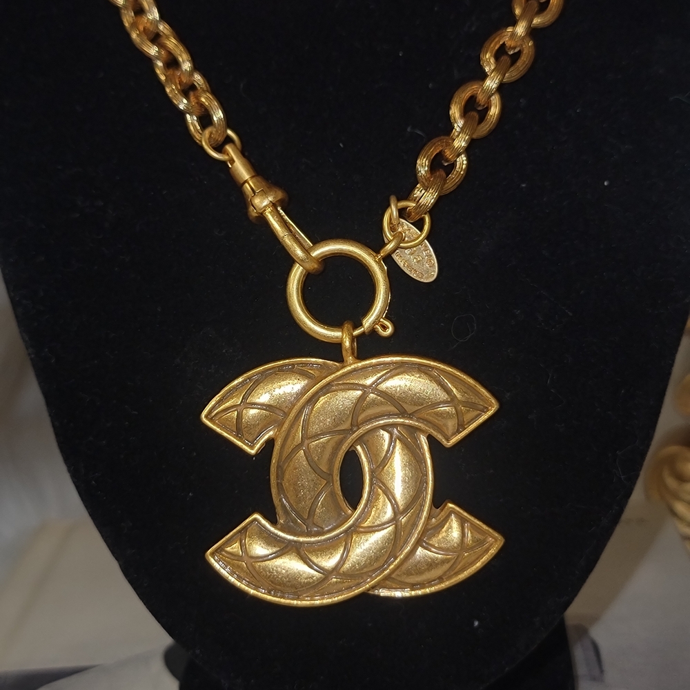 Chanel Gold Double Chain Necklace - Picture 3 of 5